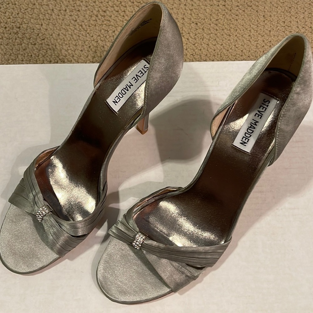Steve Madden Eunise Green Fabric Heels